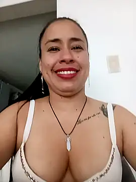 Snapshot of kamila_lovee chatting on 10/07/25, 08:32 kamila lovee online show from 10/07/25, 08:32