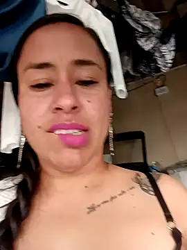 Snapshot of kamila_lovee chatting on 03/18/25, 10:58 kamila lovee online show from 03/18/25, 10:58