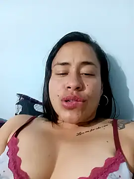 Snapshot of kamila_lovee chatting on 03/06/25, 04:19 kamila lovee online show from 03/06/25, 04:19