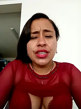 Snapshot of kamila_lovee chatting on 10/15/25, 07:33 kamila lovee online show from 10/15/25, 07:33