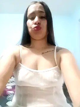 Snapshot of kamila_lovee chatting on 03/15/25, 05:37 kamila lovee online show from 03/15/25, 05:37