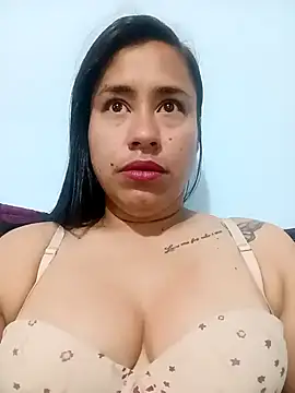 Snapshot of kamila_lovee chatting on 03/17/25, 01:18 kamila lovee online show from 03/17/25, 01:18