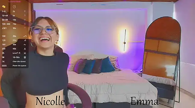 Snapshot of _Emma11 chatting on 03/18/25, 07:44 Emma11 online show from 03/18/25, 07:44