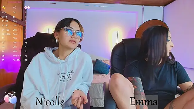 Snapshot of _Emma11 chatting on 02/27/25, 02:14 Emma11 online show from 02/27/25, 02:14