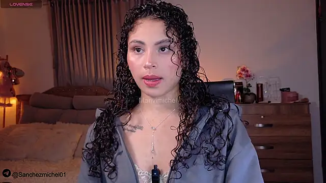 Snapshot of Marivimichel1 chatting on 11/18/25, 04:49 Marivimichel1 online show from 11/18/25, 04:49