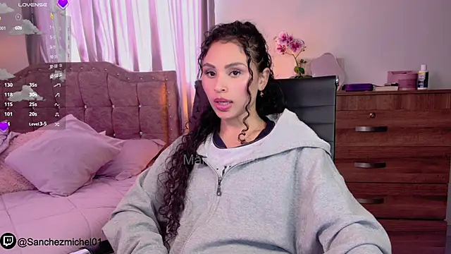 Snapshot of Marivimichel1 chatting on 02/23/25, 03:40 Marivimichel1 online show from 02/23/25, 03:40