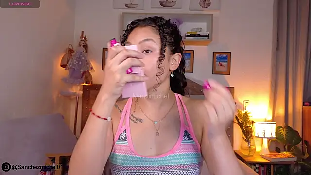 Snapshot of Marivimichel1 chatting on 02/25/26, 10:04 Marivimichel1 online show from 02/25/26, 10:04