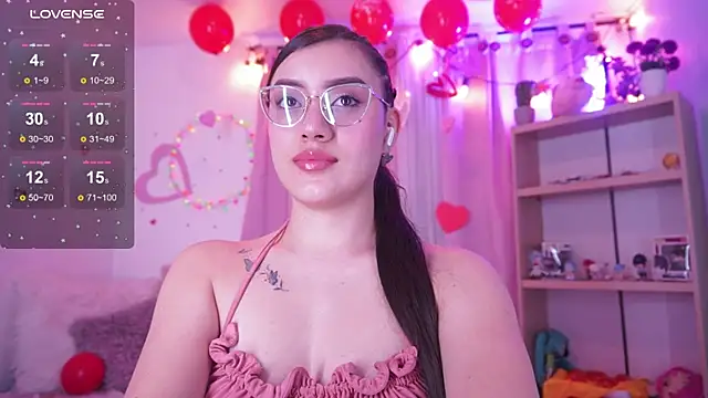 Snapshot of Nalia_adams chatting on 09/19/25, 02:10 Nalia adams online show from 09/19/25, 02:10