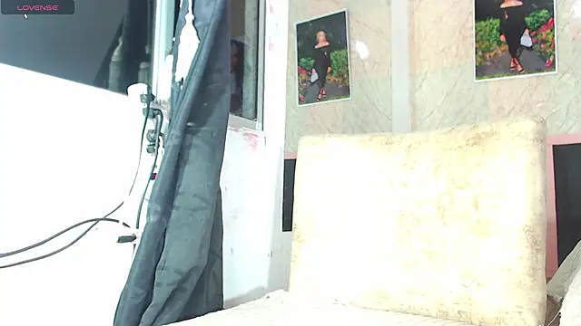 k stormi  online show from 11/30/25, 01:06