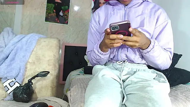 k stormi  online show from 11/08/25, 01:31