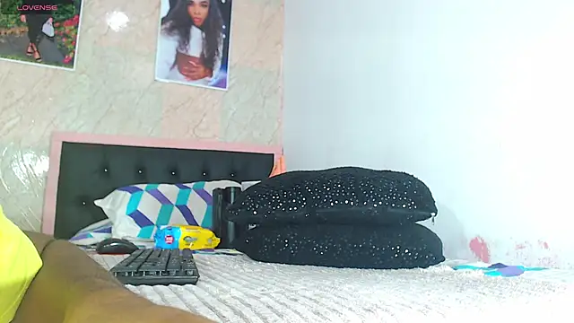 k stormi  online show from 11/16/25, 02:11