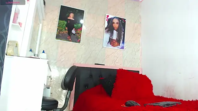 k stormi  online show from 04/23/26, 04:52