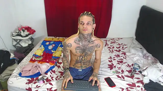 Snapshot of hot_man05 chatting on 02/05/25, 12:38 hot man05 online show from 02/05/25, 12:38