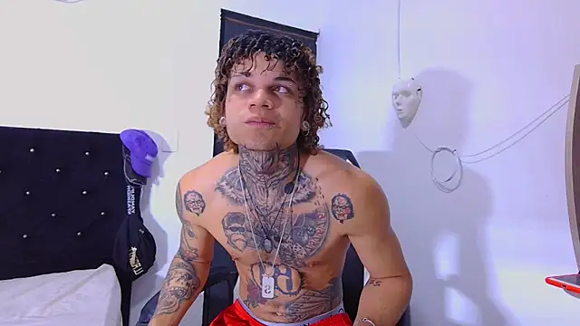 hot man05 online show from 11/11/25, 09:31