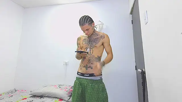 hot man05 online show from 02/12/26, 05:29