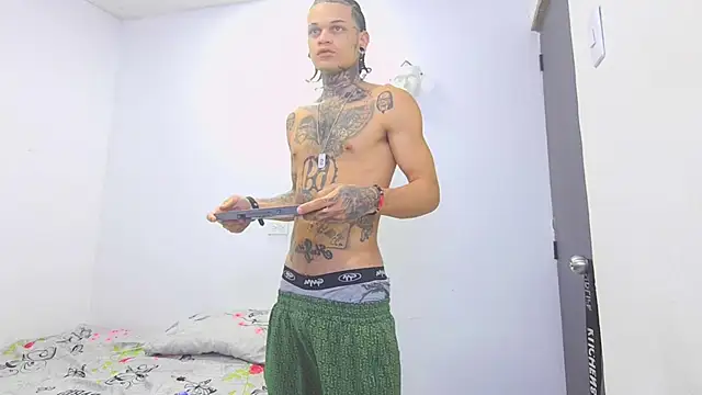 hot man05 online show from 02/12/26, 11:04