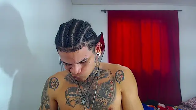 hot man05 online show from 10/27/25, 07:48