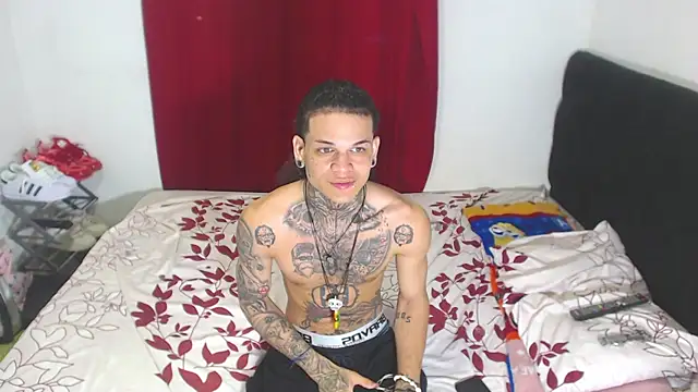 Snapshot of hot_man05 chatting on 02/21/25, 12:49 hot man05 online show from 02/21/25, 12:49