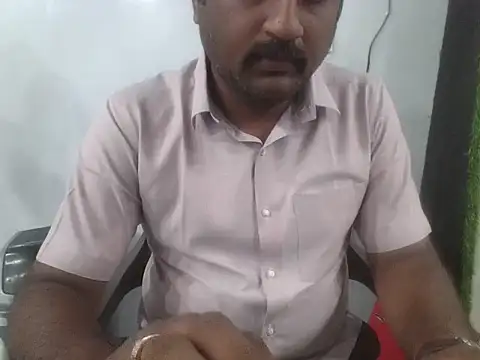 Snapshot of mathavan2006 chatting on 10/21/25, 01:43 mathavan2006 online show from 10/21/25, 01:43