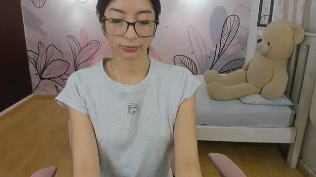 Snapshot of mia_vanucci1 chatting on 02/02/25, 02:59 mia vanucci1 online show from 02/02/25, 02:59