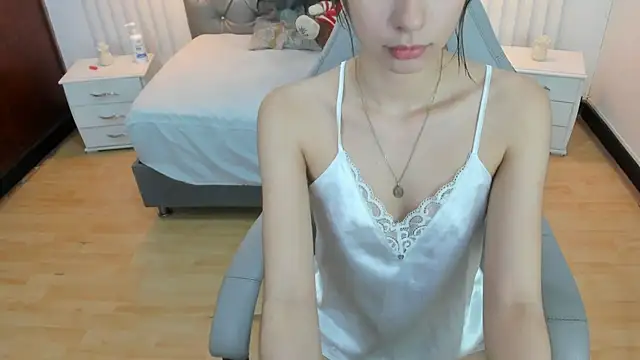 Snapshot of mia_vanucci1 chatting on 03/12/25, 03:02 mia vanucci1 online show from 03/12/25, 03:02