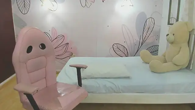 Snapshot of mia_vanucci1 chatting on 02/28/25, 03:59 mia vanucci1 online show from 02/28/25, 03:59