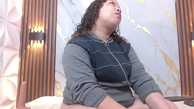 Snapshot of Alinna_addas_03 chatting on 10/27/25, 11:55 Alinna addas 03 online show from 10/27/25, 11:55