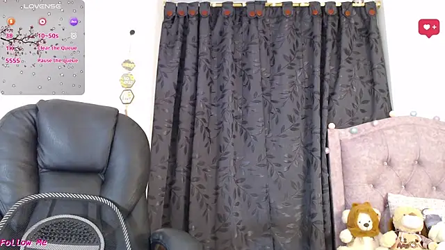 ellajonz online show from 11/05/25, 01:42