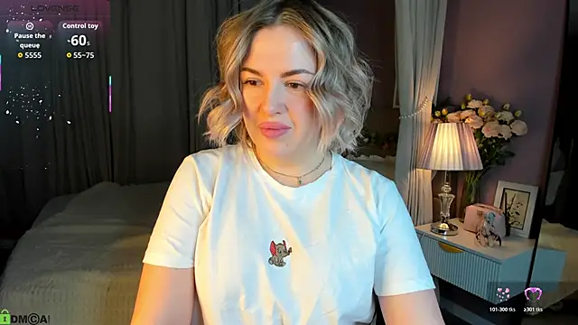 Snapshot of Nikki_Kai chatting on 11/03/25, 11:41 Nikki Kai online show from 11/03/25, 11:41