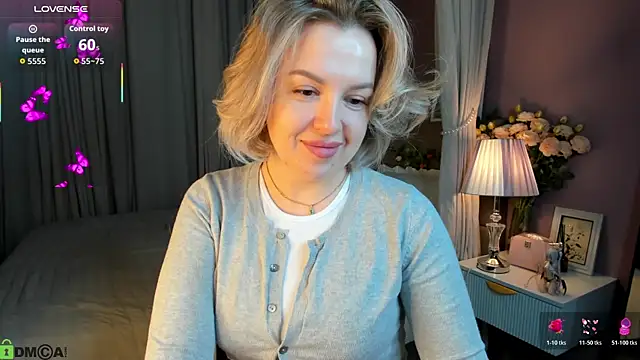 Snapshot of Nikki_Kai chatting on 10/31/25, 11:33 Nikki Kai online show from 10/31/25, 11:33