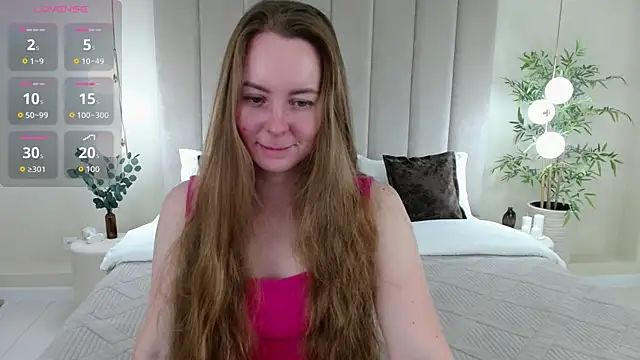 Snapshot of JaniceCollins chatting on 06/05/26, 02:05 JaniceCollins online show from 06/05/26, 02:05