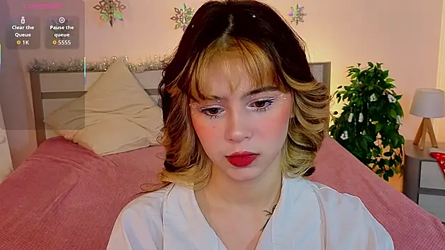 Snapshot of Hotary_Yuko chatting on 12/15/25, 02:39 Hotary Yuko online show from 12/15/25, 02:39