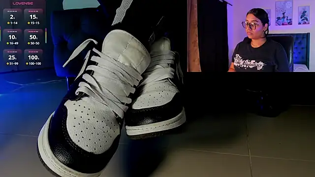 aleya bliss online show from 11/21/25, 04:00