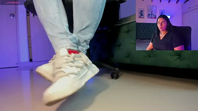 aleya bliss online show from 11/28/25, 04:01