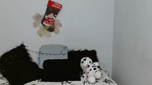 Snapshot of Lunasquirt1985 chatting on 12/17/25, 12:54 Lunasquirt1985 online show from 12/17/25, 12:54