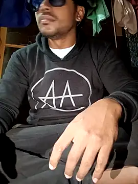 bigcock thick online show from 10/29/25, 12:53