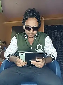 bigcock thick online show from 02/18/26, 12:30