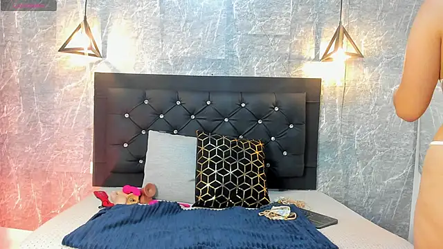 emberhodson online show from 11/12/25, 10:52