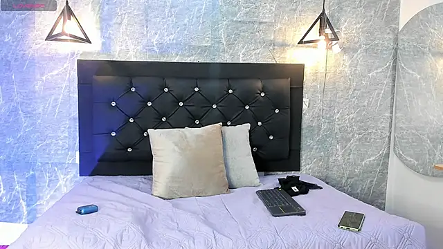 emberhodson online show from 09/18/25, 11:35