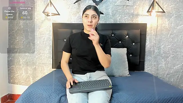 emberhodson online show from 11/03/25, 11:36