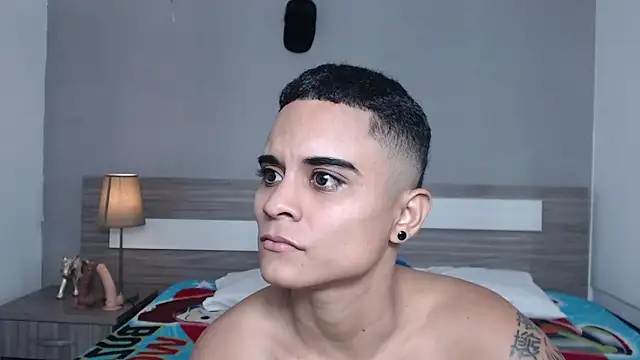 Snapshot of Liiamthompson chatting on 10/17/25, 10:29 Liiamthompson online show from 10/17/25, 10:29