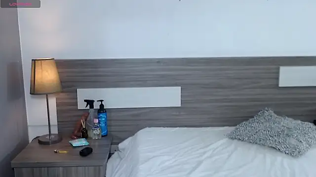 Snapshot of Liiamthompson chatting on 11/30/25, 10:05 Liiamthompson online show from 11/30/25, 10:05