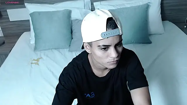 Liiamthompson online show from 04/03/26, 10:00