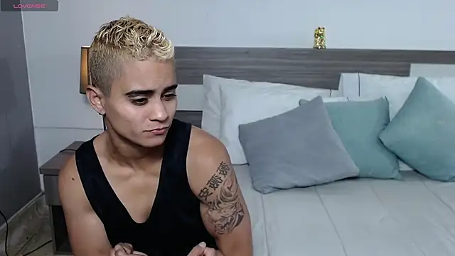 Liiamthompson online show from 02/20/26, 07:05