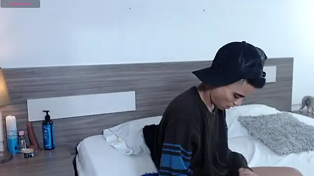 Snapshot of Liiamthompson chatting on 12/01/25, 10:32 Liiamthompson online show from 12/01/25, 10:32