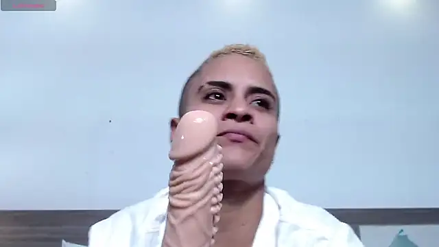 Liiamthompson online show from 03/07/26, 06:13