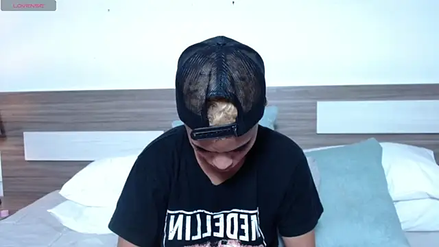 Liiamthompson online show from 02/13/26, 10:54