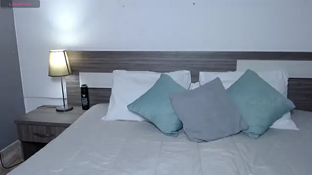 Liiamthompson online show from 03/01/26, 07:03