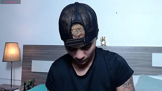 Liiamthompson online show from 02/05/26, 09:38