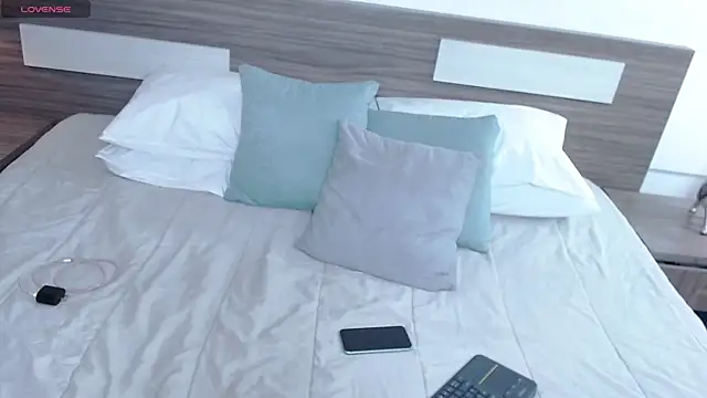 Liiamthompson online show from 02/14/26, 10:59